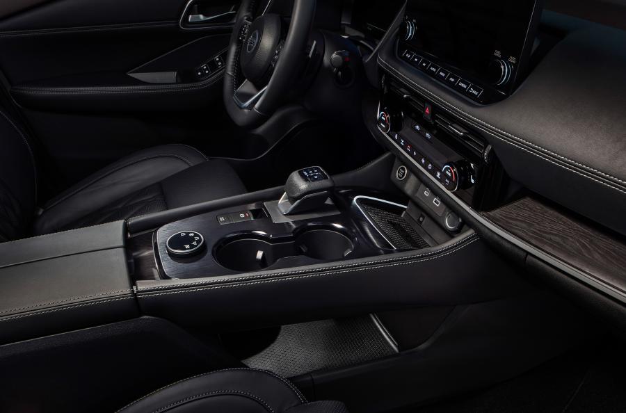 Интерьер Nissan Rogue Platinum AWD 2020 года  (фото 14 из 55)
